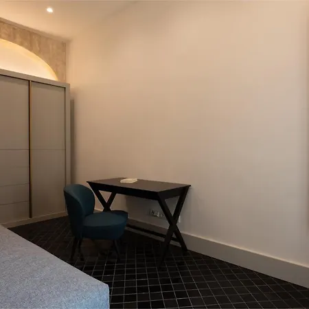 Luxury Old Town Apt, Parking アパート