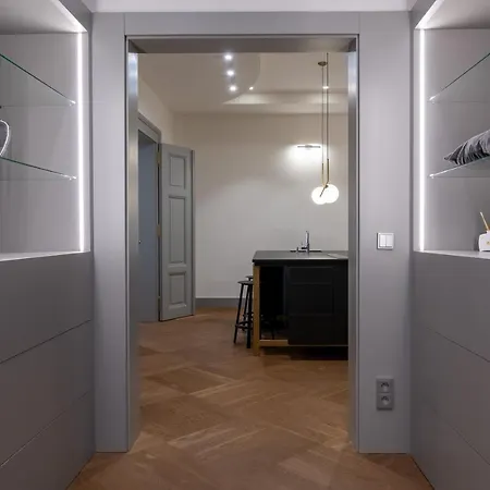 アパート Luxury Old Town Apt, Parking *