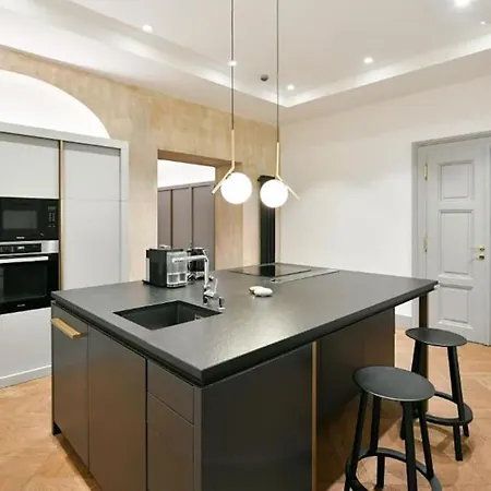 Apartmán Luxury Old Town Apt, Parking
